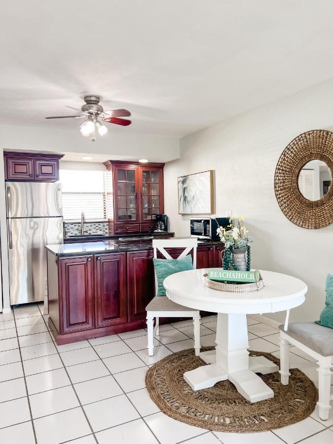 Knot A Care Remodeled Direct Water Access Condo With Ocean And Pool Views Now Sleeps Six Марко Айлънд Екстериор снимка